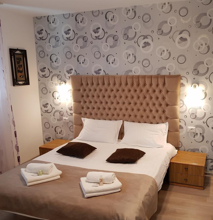 Apartament Confort Piatra Neamţ Esterno foto